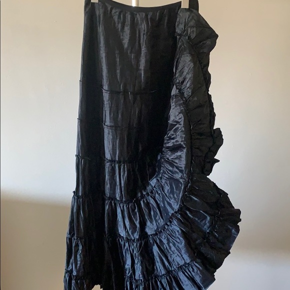 NEW skirt from show room - Picture 2 of 7